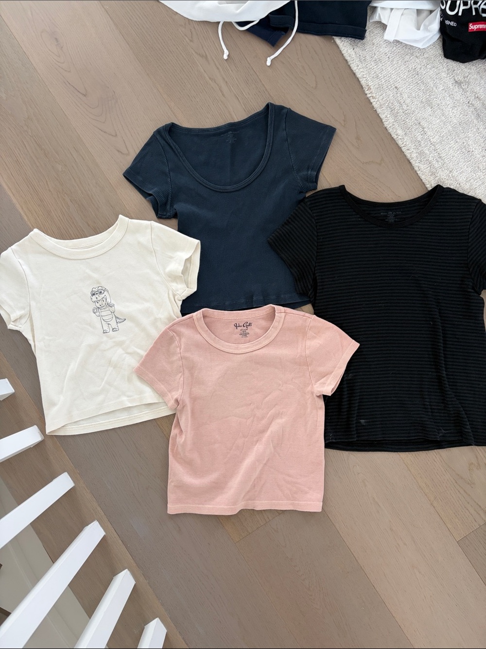 Brandy Melville T-Shirt Bundle!!